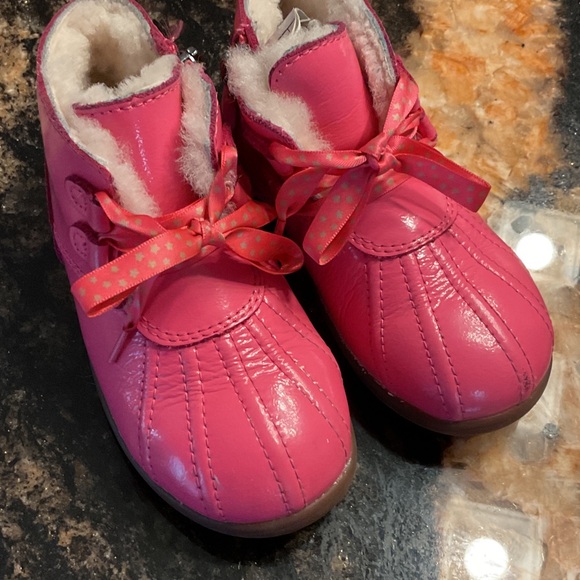 UGG Pink Kids Boots with Bow - Picture 1 of 7